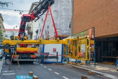 Heavydrive Einsatz in Zagreb (Kroatien) mit Vakuum-Sauganalage VSG 3500 KMH und die Kontertraverse VSG 3000 Konter