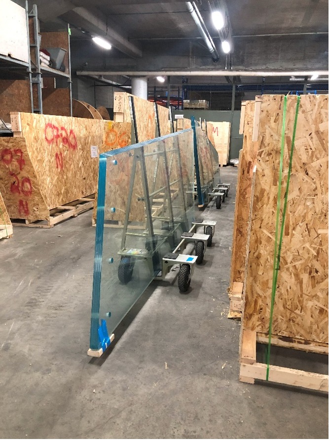 Heavydrive Glaswagen HDL bei Montage auf dem Montreal Tower