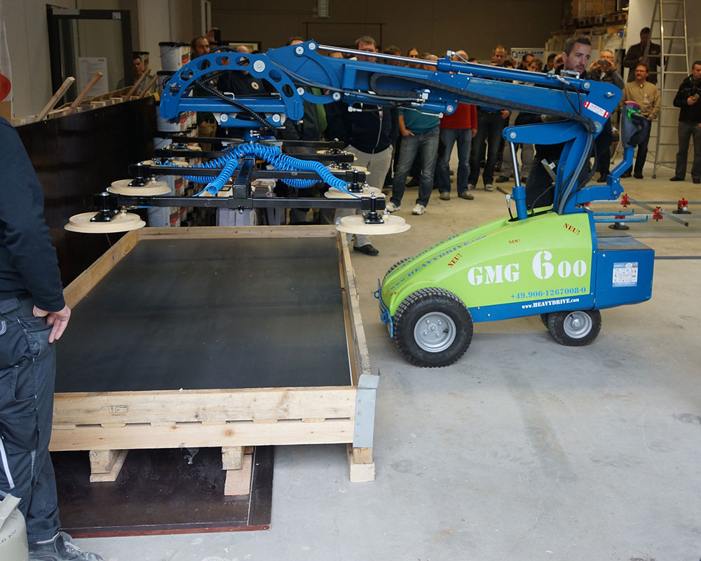 Großformatige Fliesen und Bodenplatten legen mit den Verlegungsroboter GMG | Großformatige Fliesen und Bodenplatten legen mit den Verlegungsroboter GMG